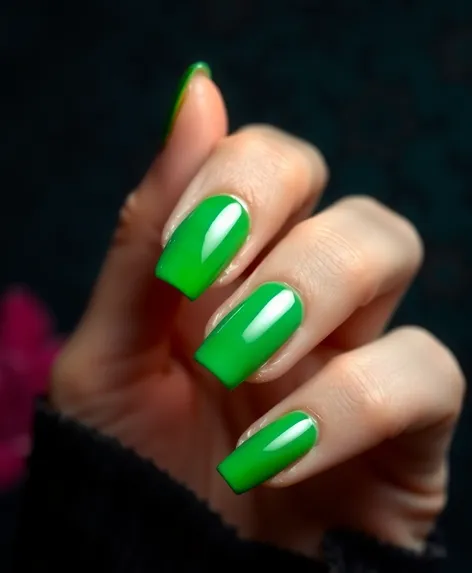 green nail color