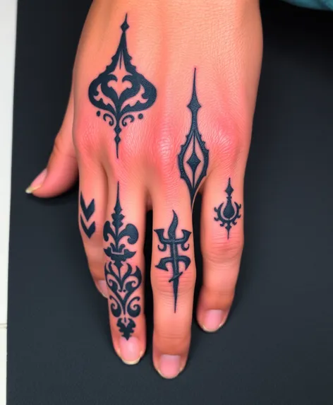 finger tattoos men