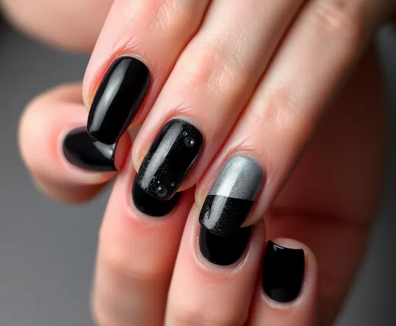 black and grey nails