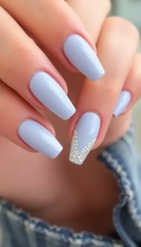 blue white nails