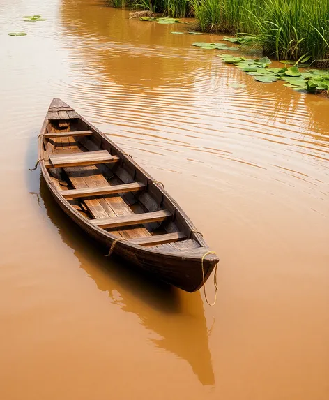 pirogue boat