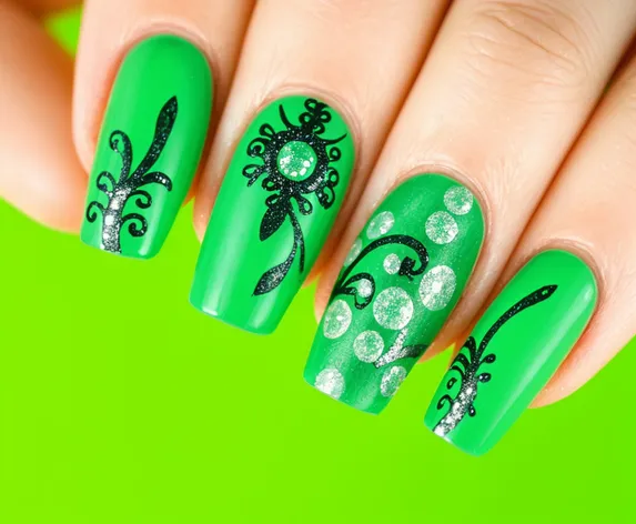 green nail designs