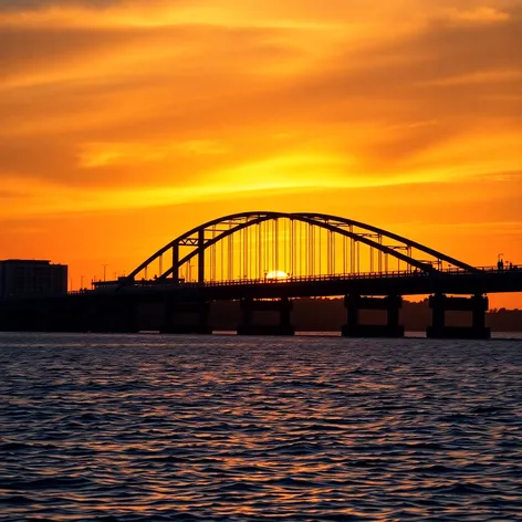 courtney campbell bridge