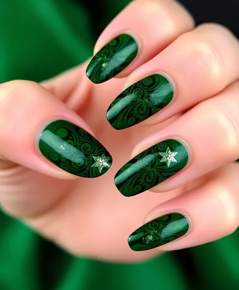 nail art dark green