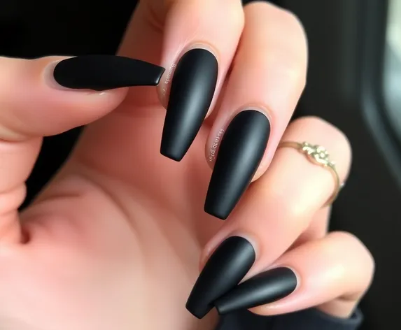 matte black color nails