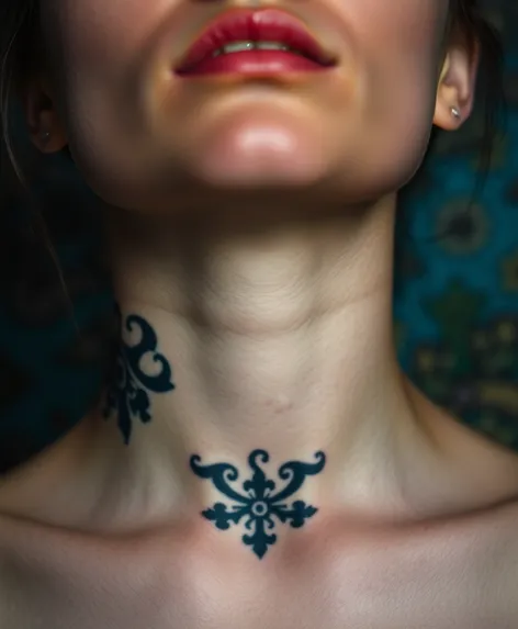 tatuaje en el cuello