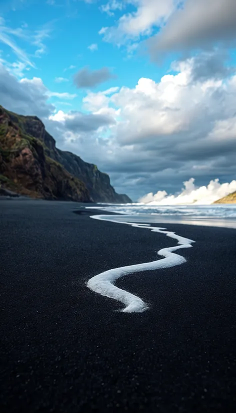 punaluu black sand beach