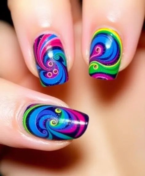 swirl nail art